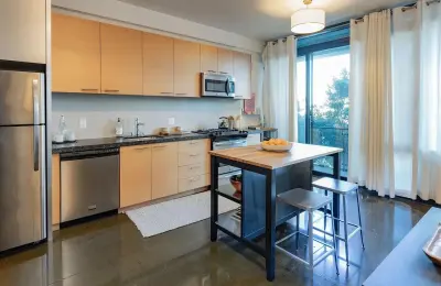 Walnut Park Apartment